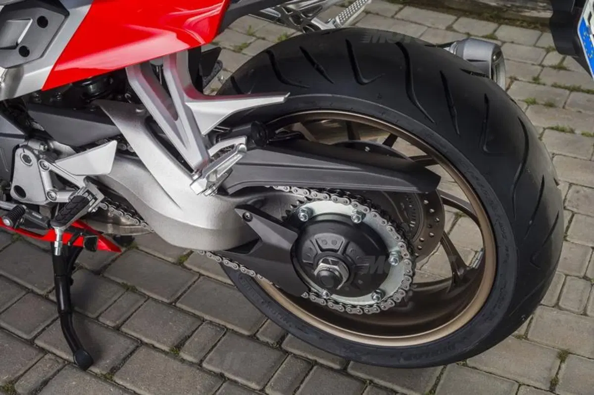 Honda VFR 800F 2014   (43)