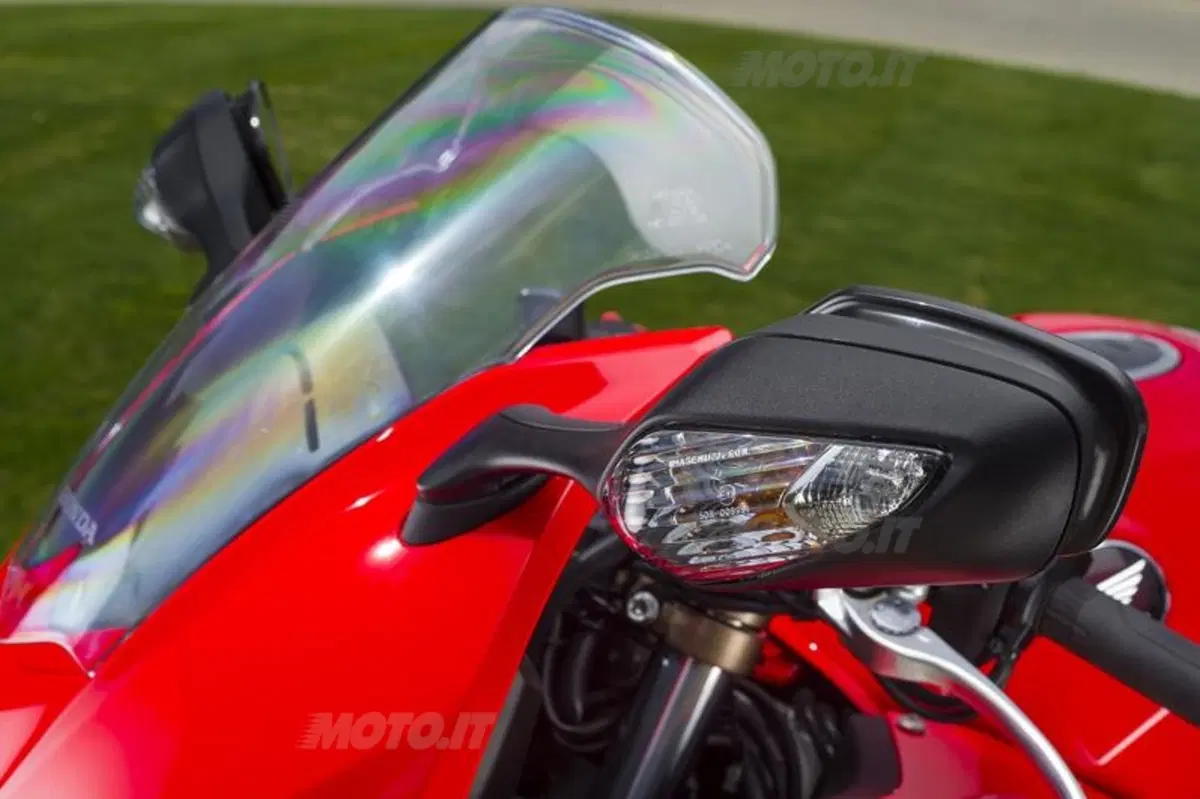 Honda VFR 800F 2014   (46)