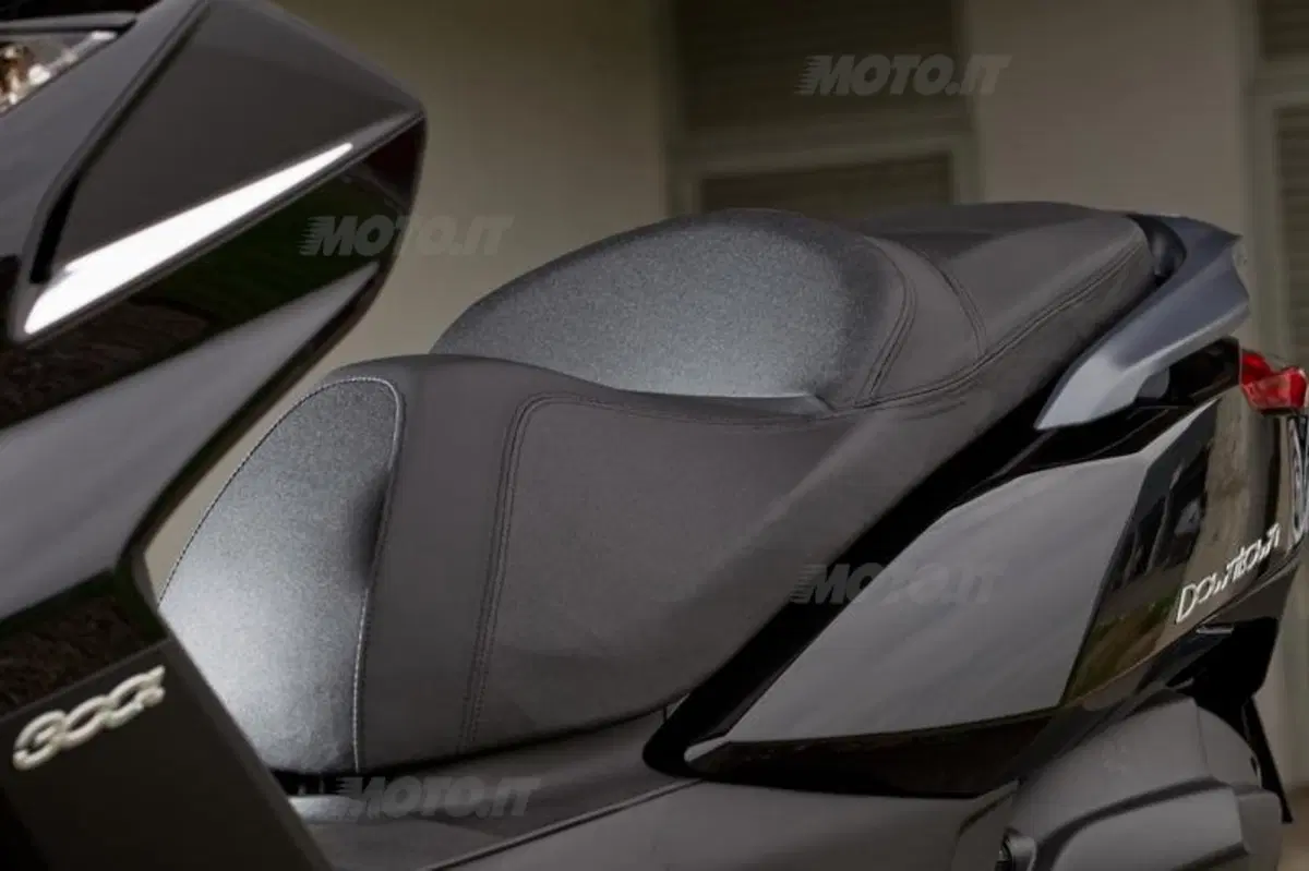 Kymco Downtown 300i ABS, già in vendita in versione 2015 (6)