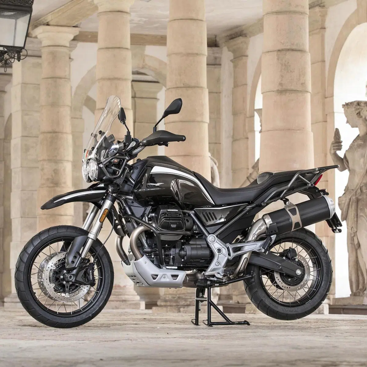 Moto Guzzi V85 TT Guardia d'Onore (2022 - 23)