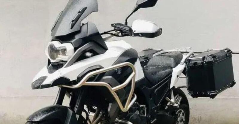 Moxiao stavolta clona la BMW R1250GS con la MX500-7D