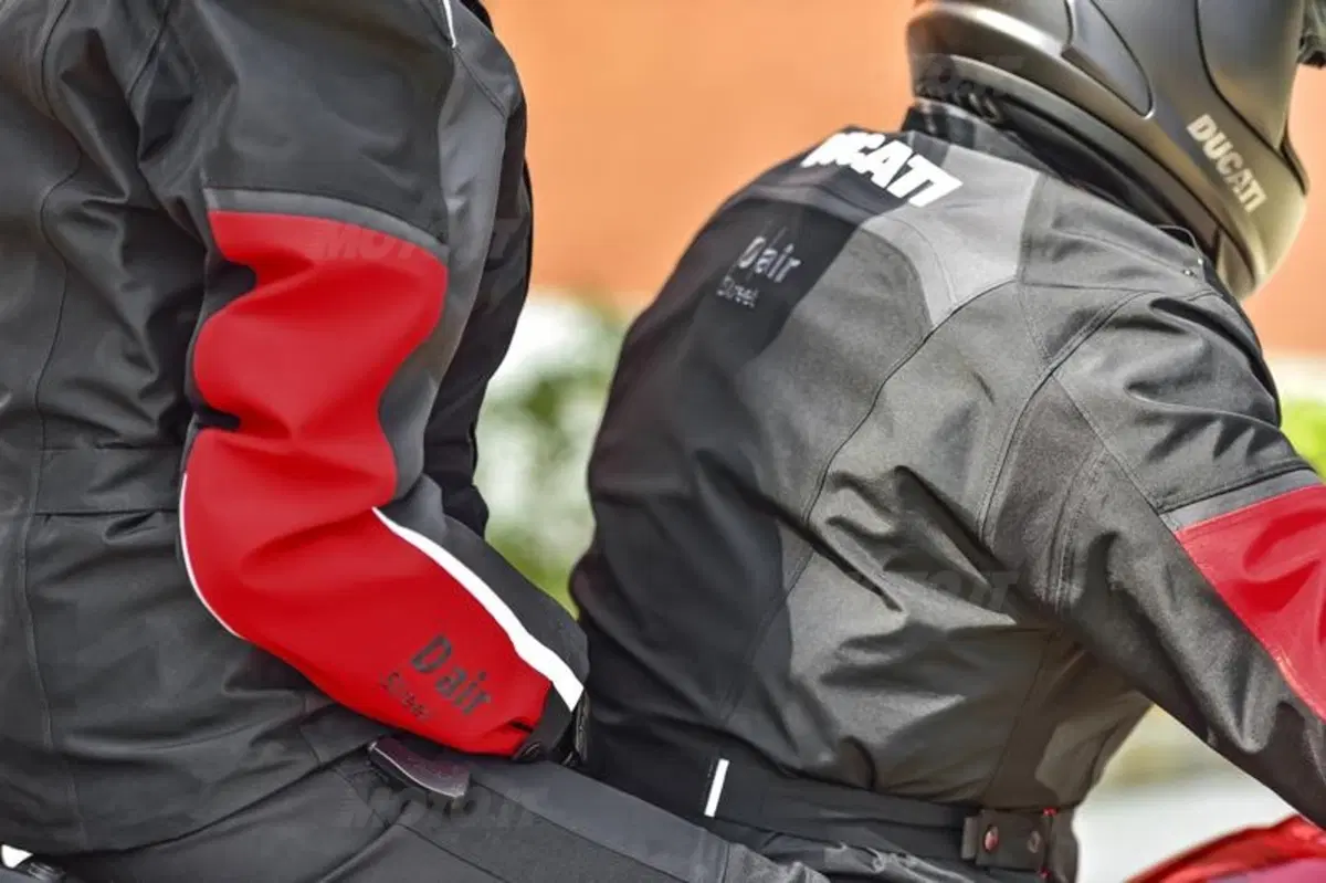 Da Dainese il primo sistema airbag integrato nella giacca sulla Ducati Multistrada (10)
