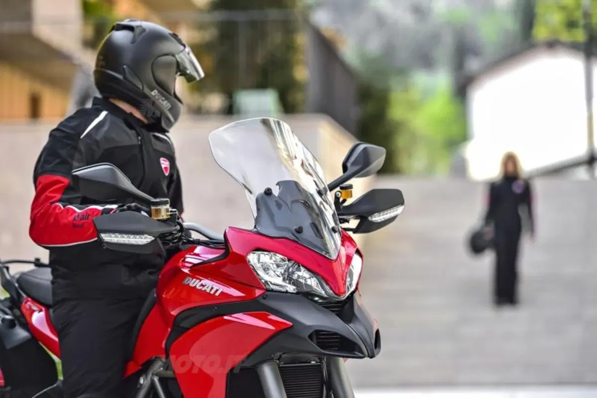 Da Dainese il primo sistema airbag integrato nella giacca sulla Ducati Multistrada (28)