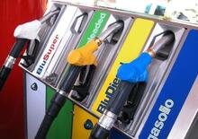 Aumentano i prezzi dei carburanti. Benzinai lanciano l'allarme chiusure