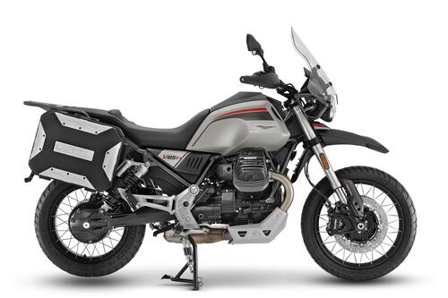 In vendita le Moto Guzzi V7 e V85TT 2022: i prezzi e i colori (4)