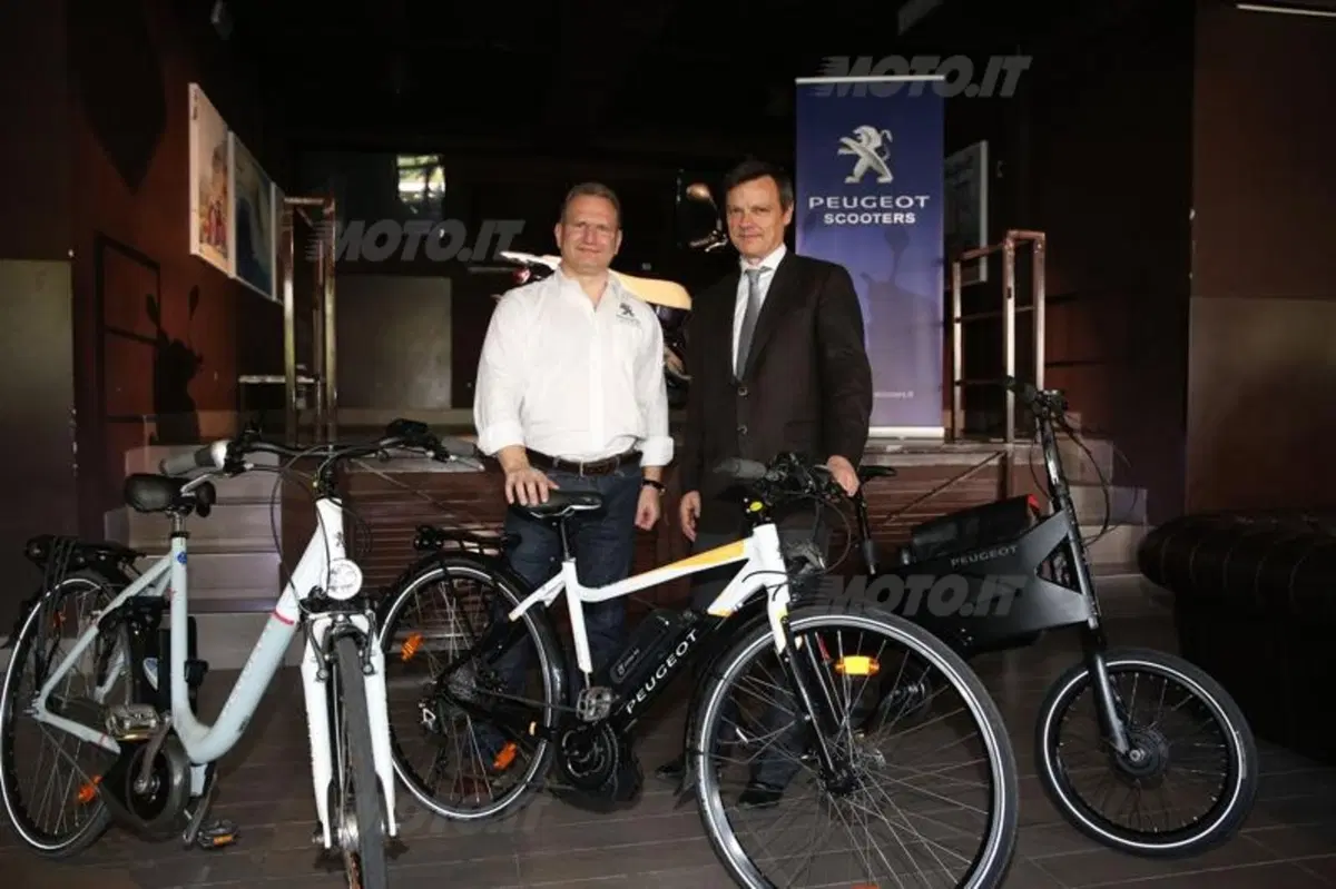 Peugeot: E-Bike e Tweet Evo per combattere il traffico con poca spesa