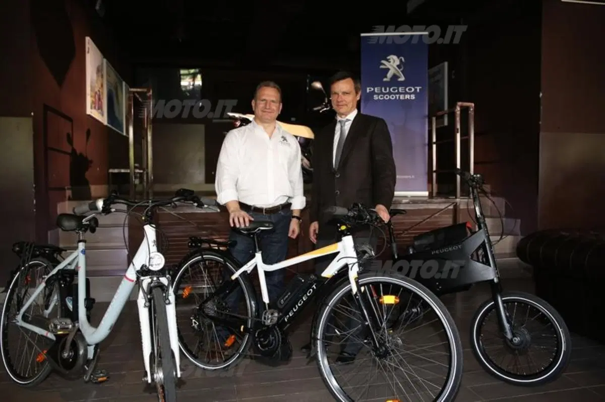 Peugeot: E-Bike e Tweet Evo per combattere il traffico con poca spesa (2)
