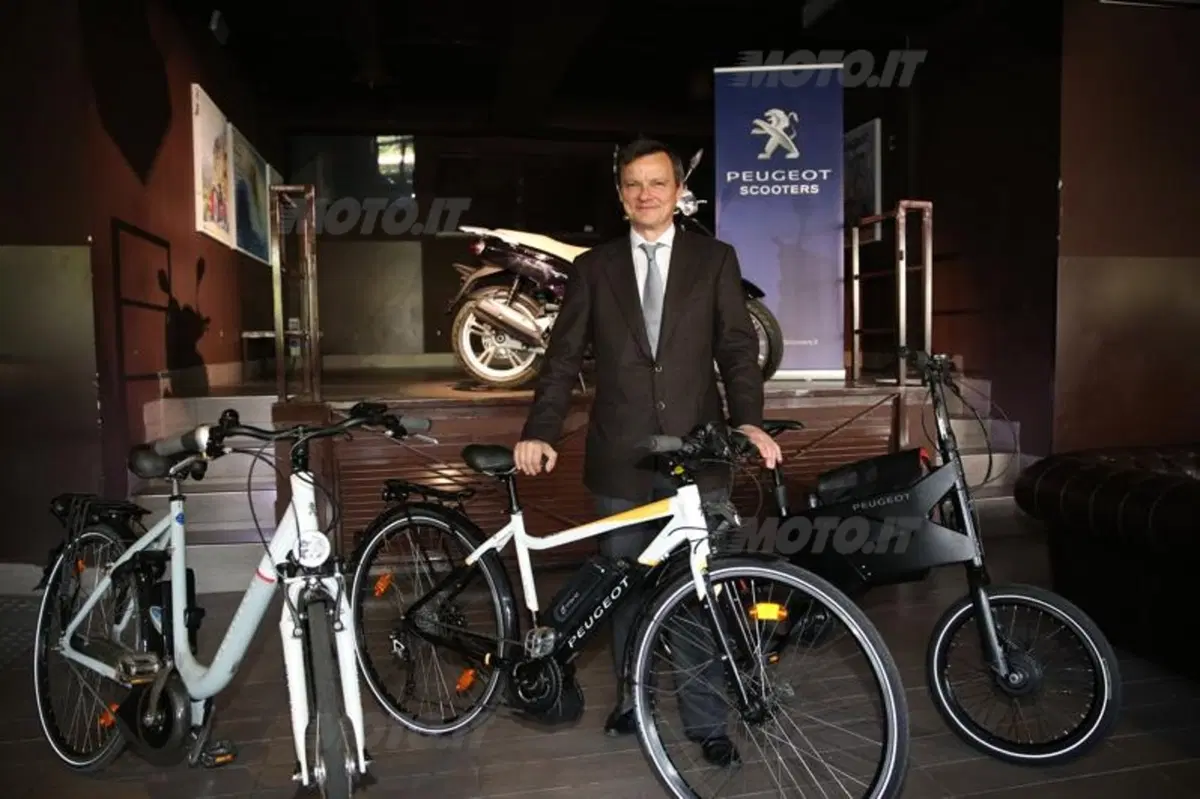 Peugeot: E-Bike e Tweet Evo per combattere il traffico con poca spesa (4)
