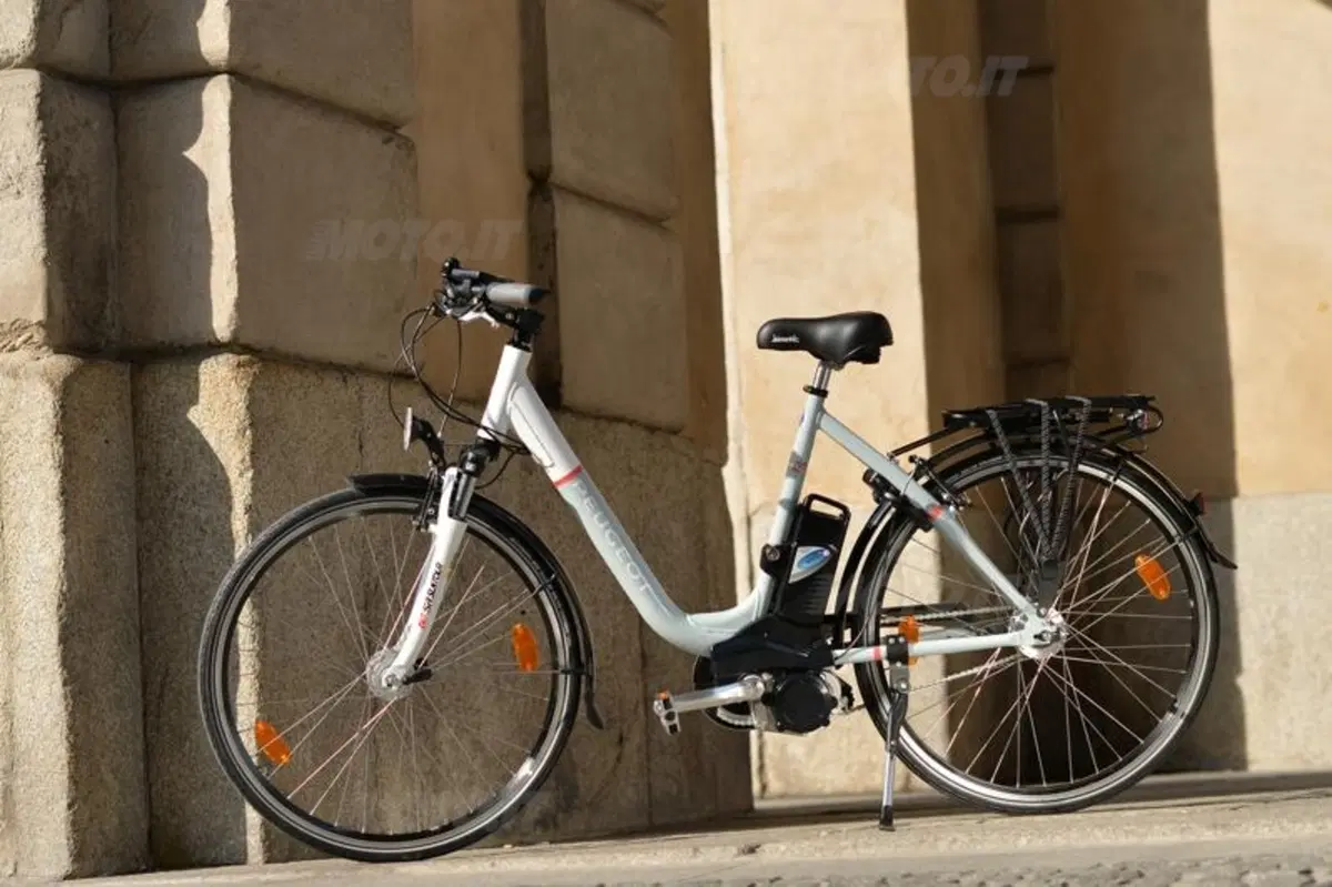 Peugeot: E-Bike e Tweet Evo per combattere il traffico con poca spesa (5)