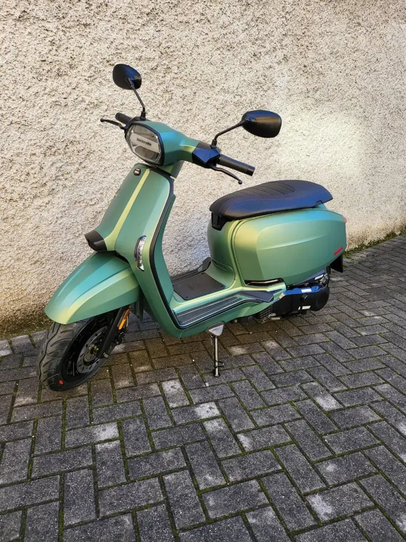 Lambretta V125 Special (2021 - 26) (2)