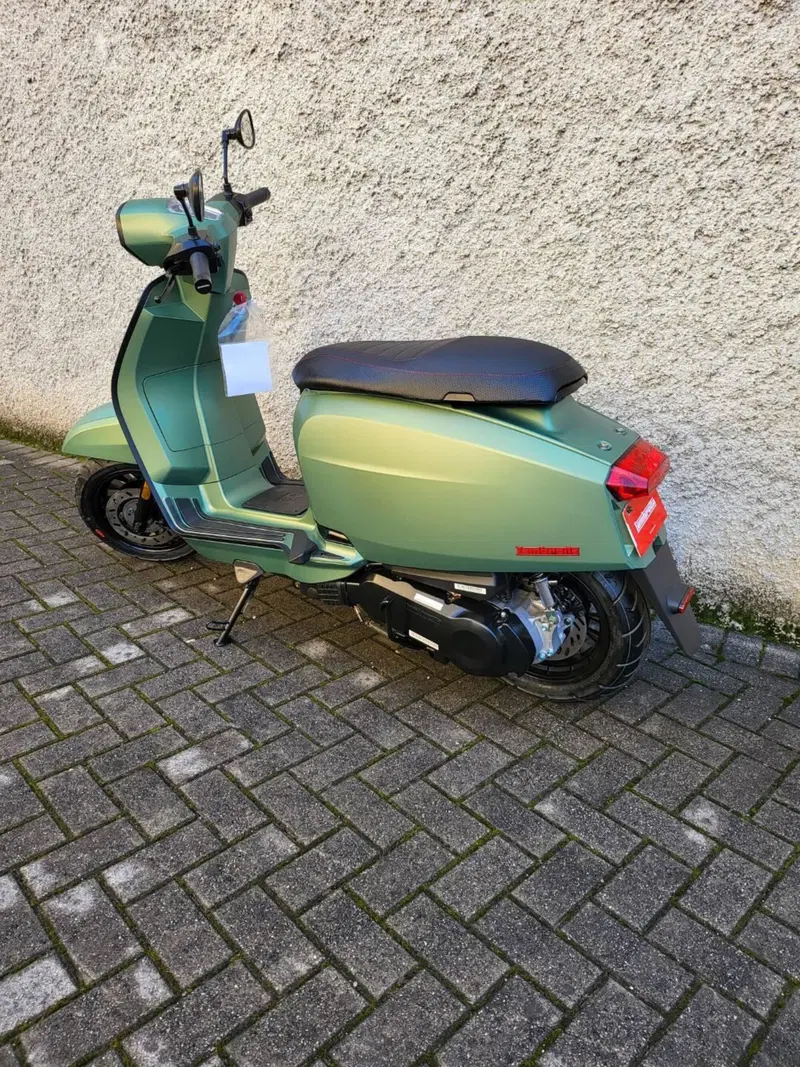 Lambretta V125 Special (2021 - 26) (4)