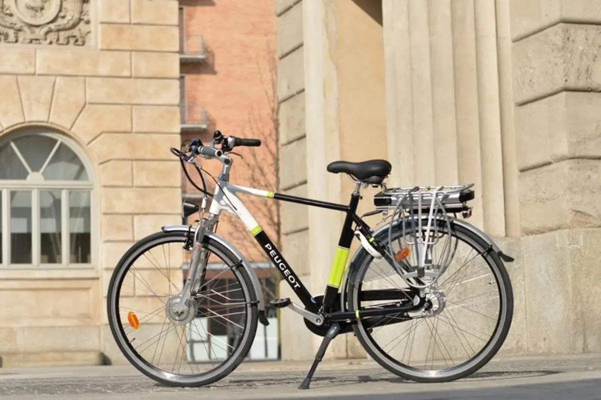 Peugeot: E-Bike e Tweet Evo per combattere il traffico con poca spesa (6)
