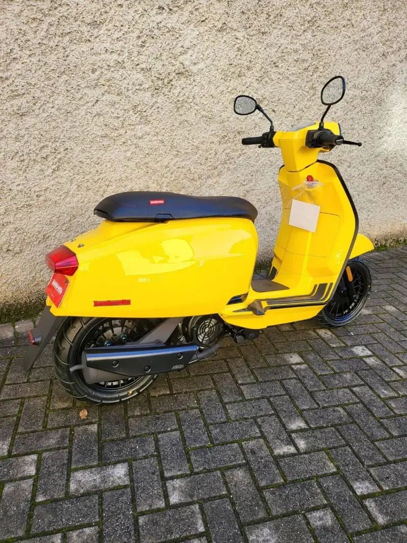 Lambretta V125 Special (2021 - 26) (3)