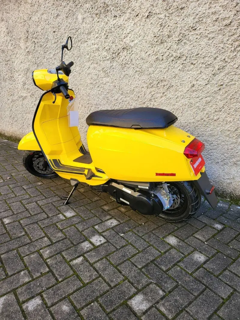 Lambretta V125 Special (2021 - 26) (4)