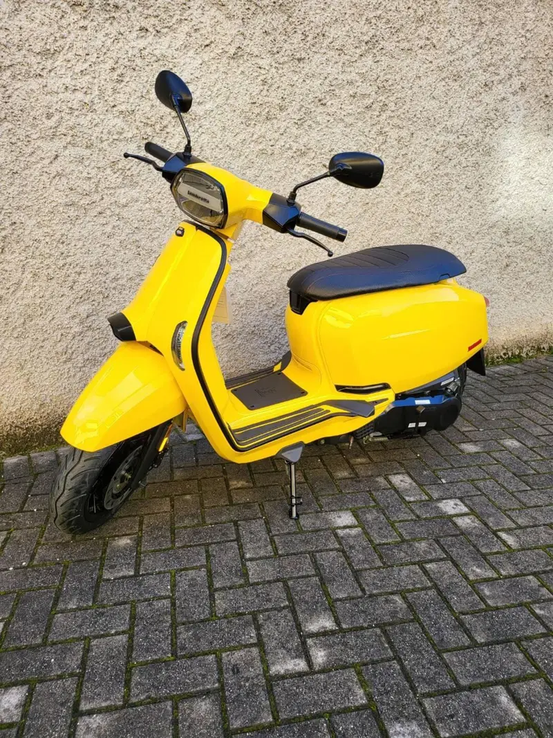 Lambretta V125 Special (2021 - 26) (2)
