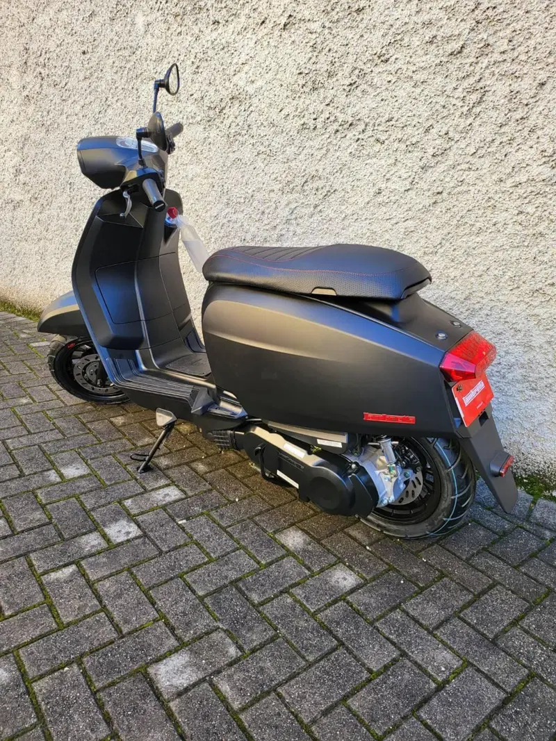 Lambretta V125 Special (2021 - 26) (3)