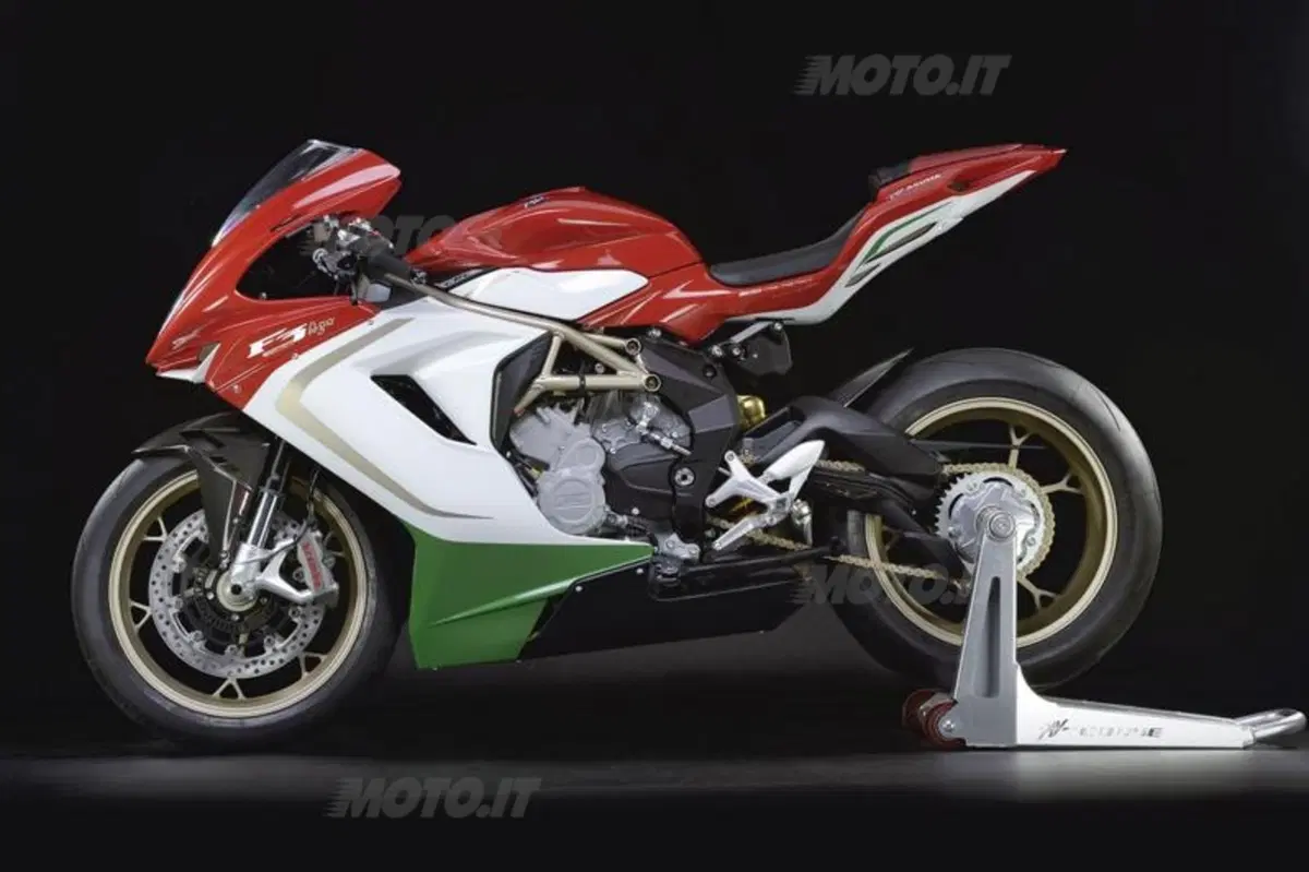 MV Agusta F3 800 Ago: il mito di Agostini è servito (6)