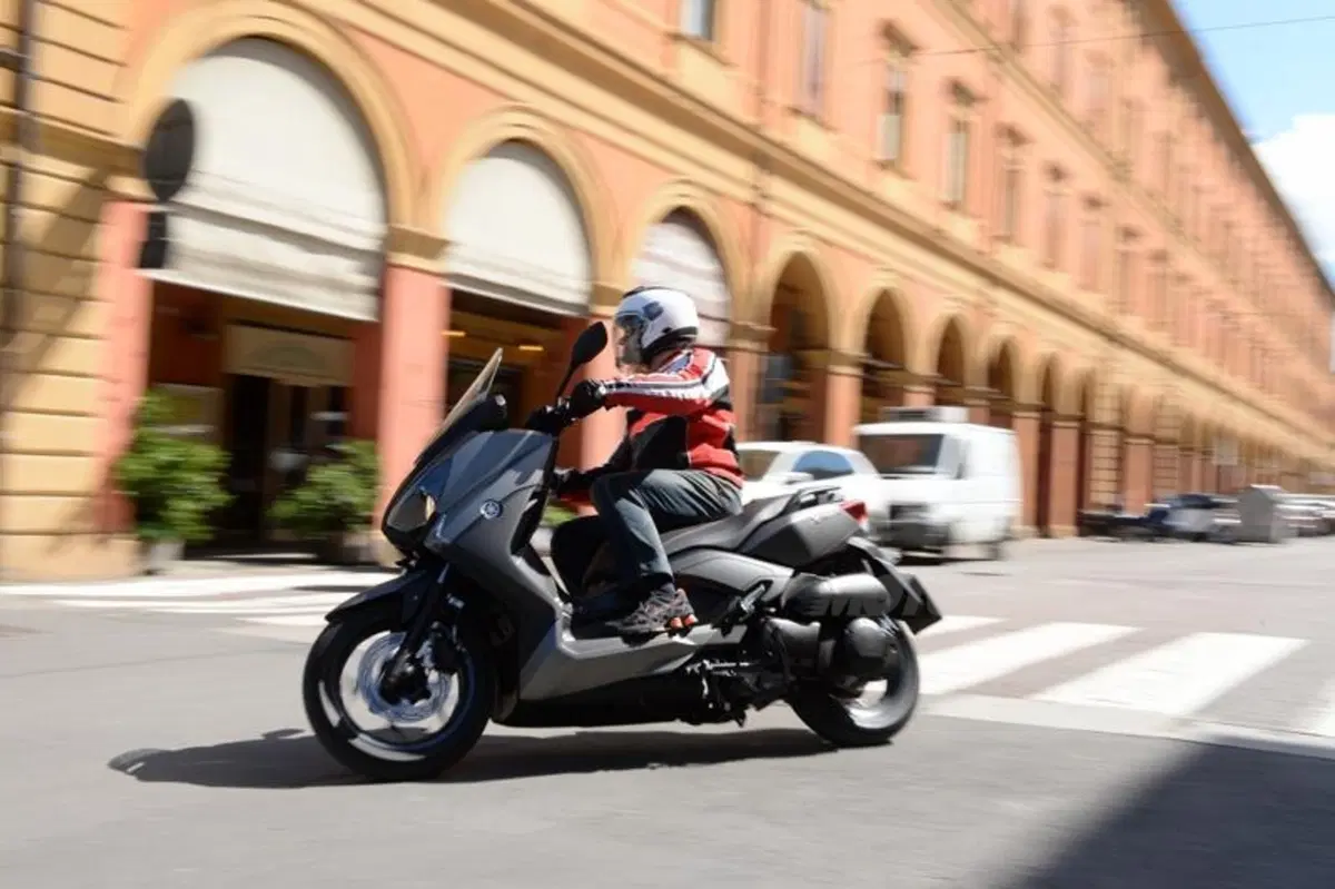 Yamaha X-Max 250