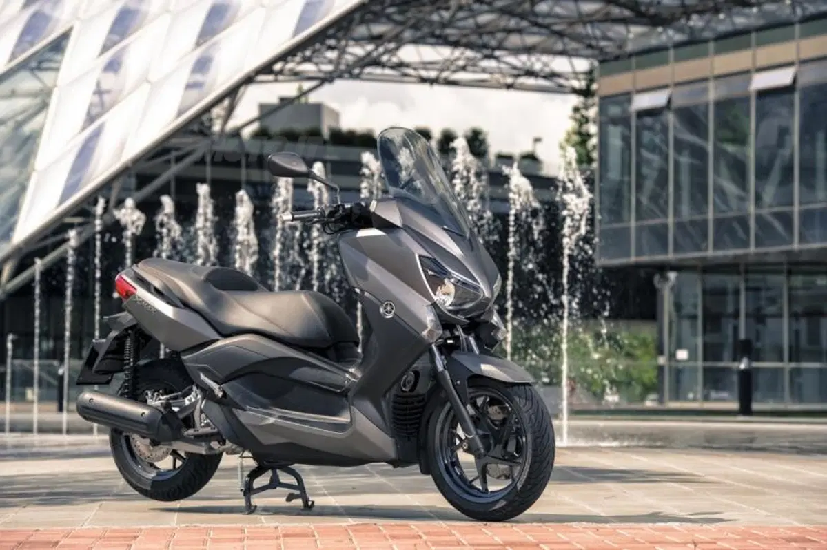 Yamaha X-Max 250 (11)