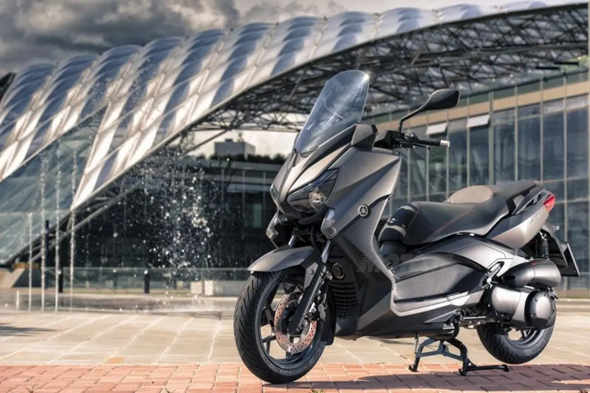 Yamaha X-Max 250 (12)