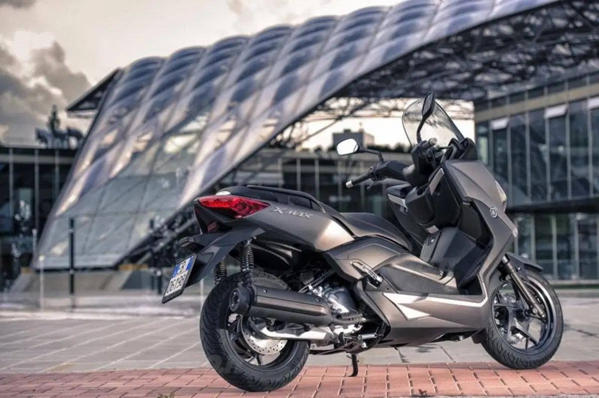 Yamaha X-Max 250 (13)
