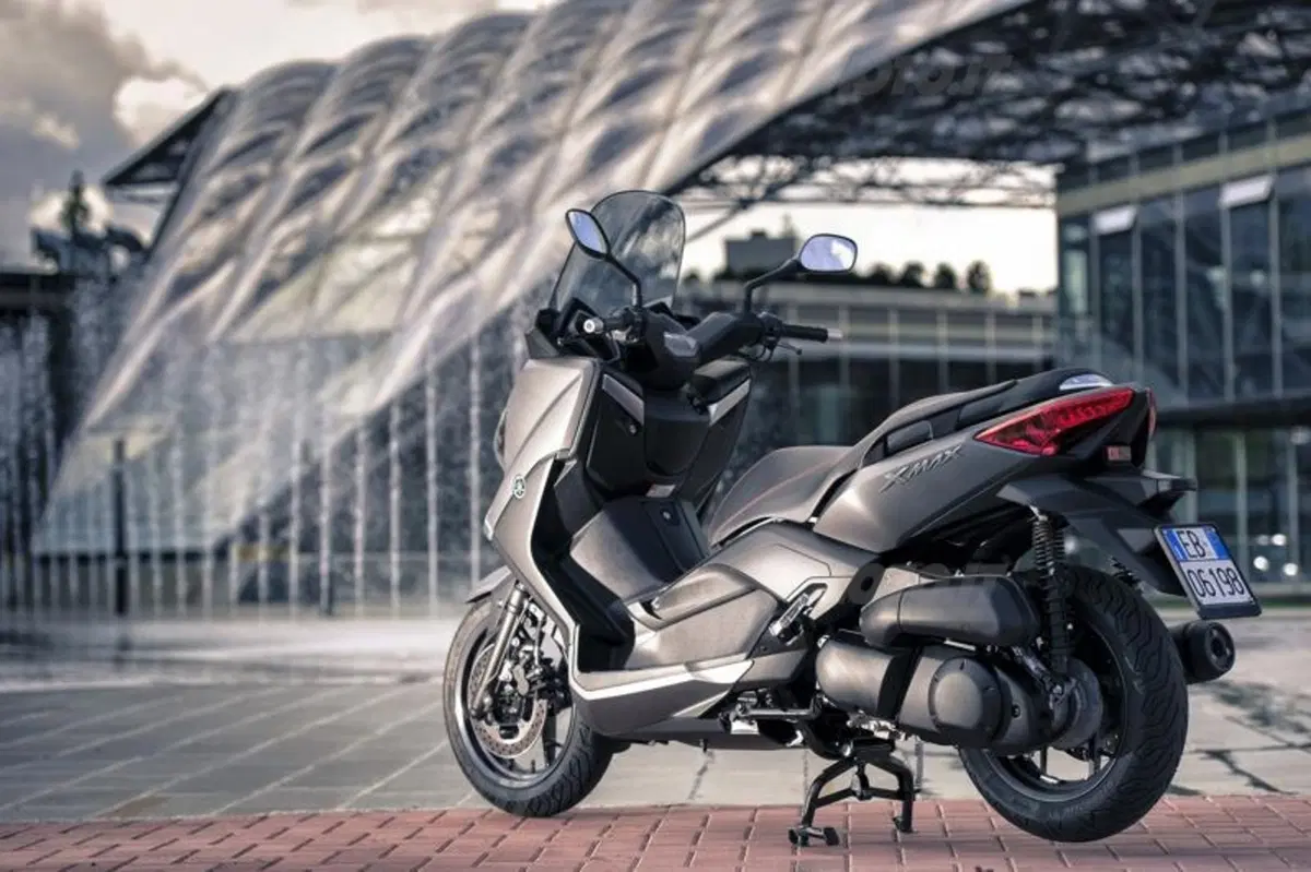 Yamaha X-Max 250 (14)