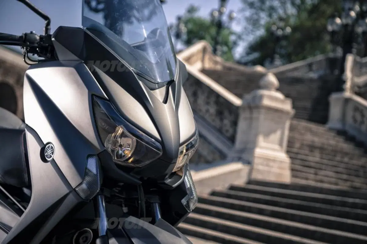 Yamaha X-Max 250 (16)