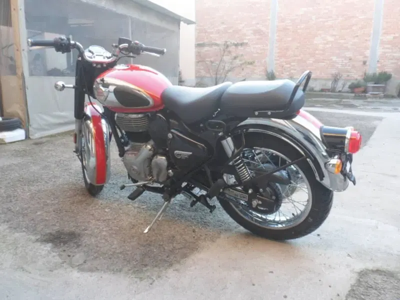 Royal Enfield Classic 350 (2021 - 26) (3)