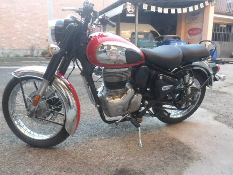 Royal Enfield Classic 350 (2021 - 26) (4)