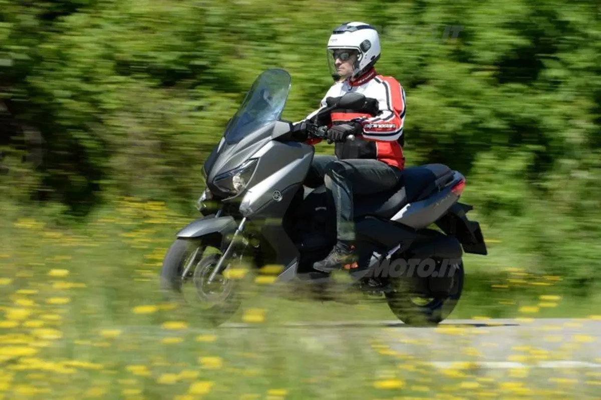 Yamaha X-Max 250 (23)