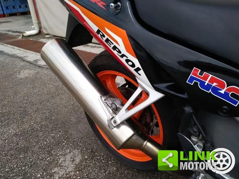 Honda VFR 800 (1998 - 01) (4)