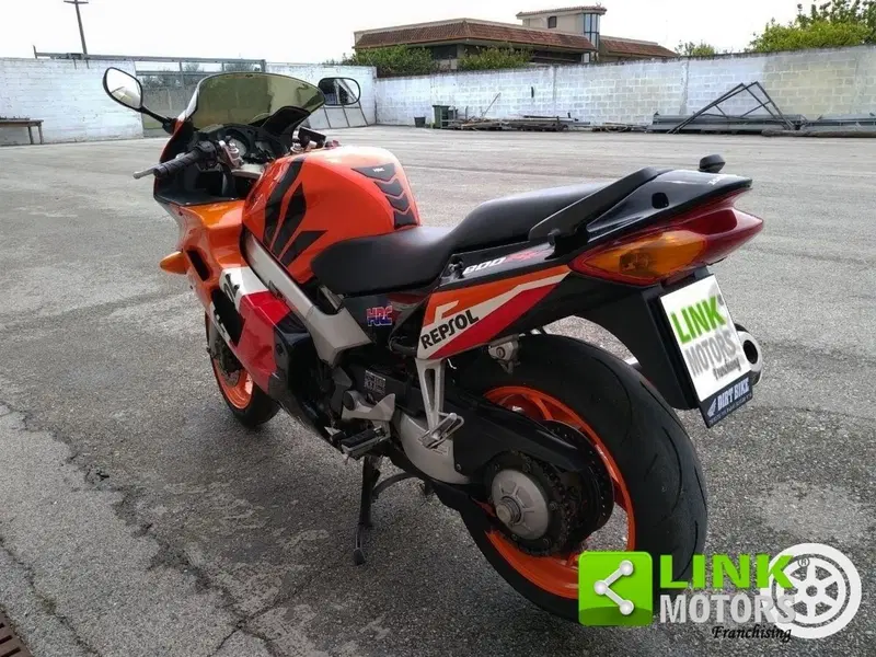 Honda VFR 800 (1998 - 01) (8)