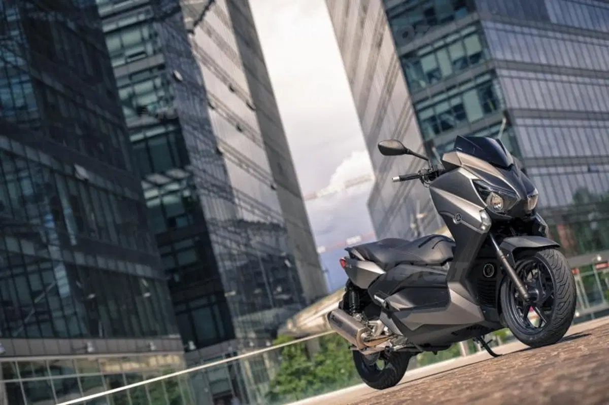 Yamaha X-Max 250 (38)