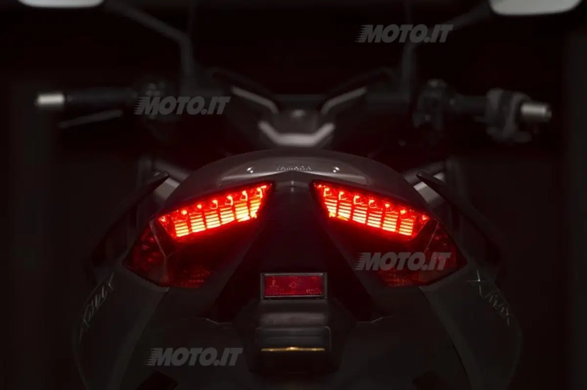 Yamaha X-Max 250 (39)