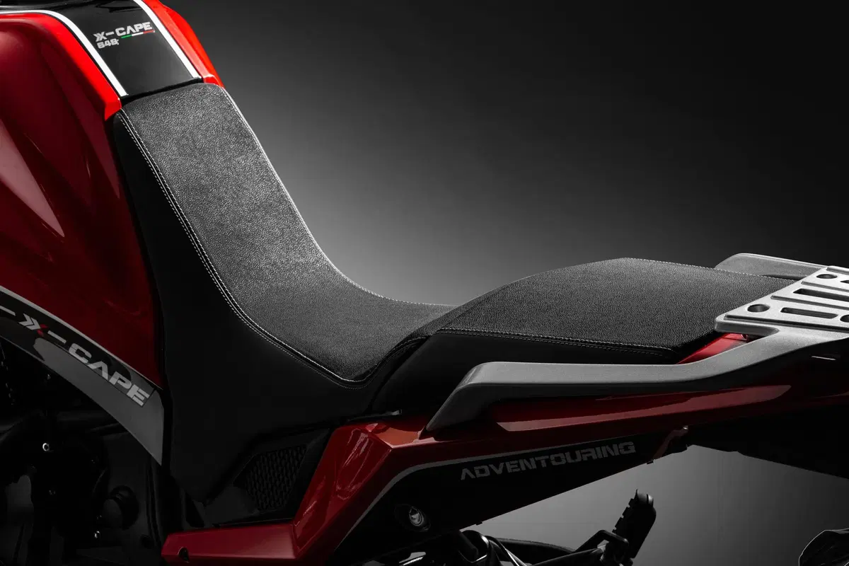Moto Morini X-Cape Gold Wheels Edition 2022 (12)