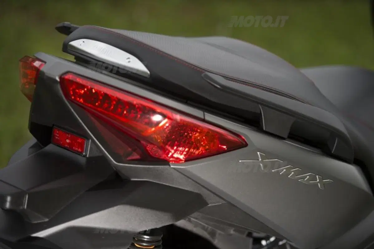 Yamaha X-Max 250 (46)