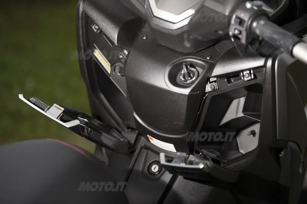 Yamaha X-Max 250 (47)