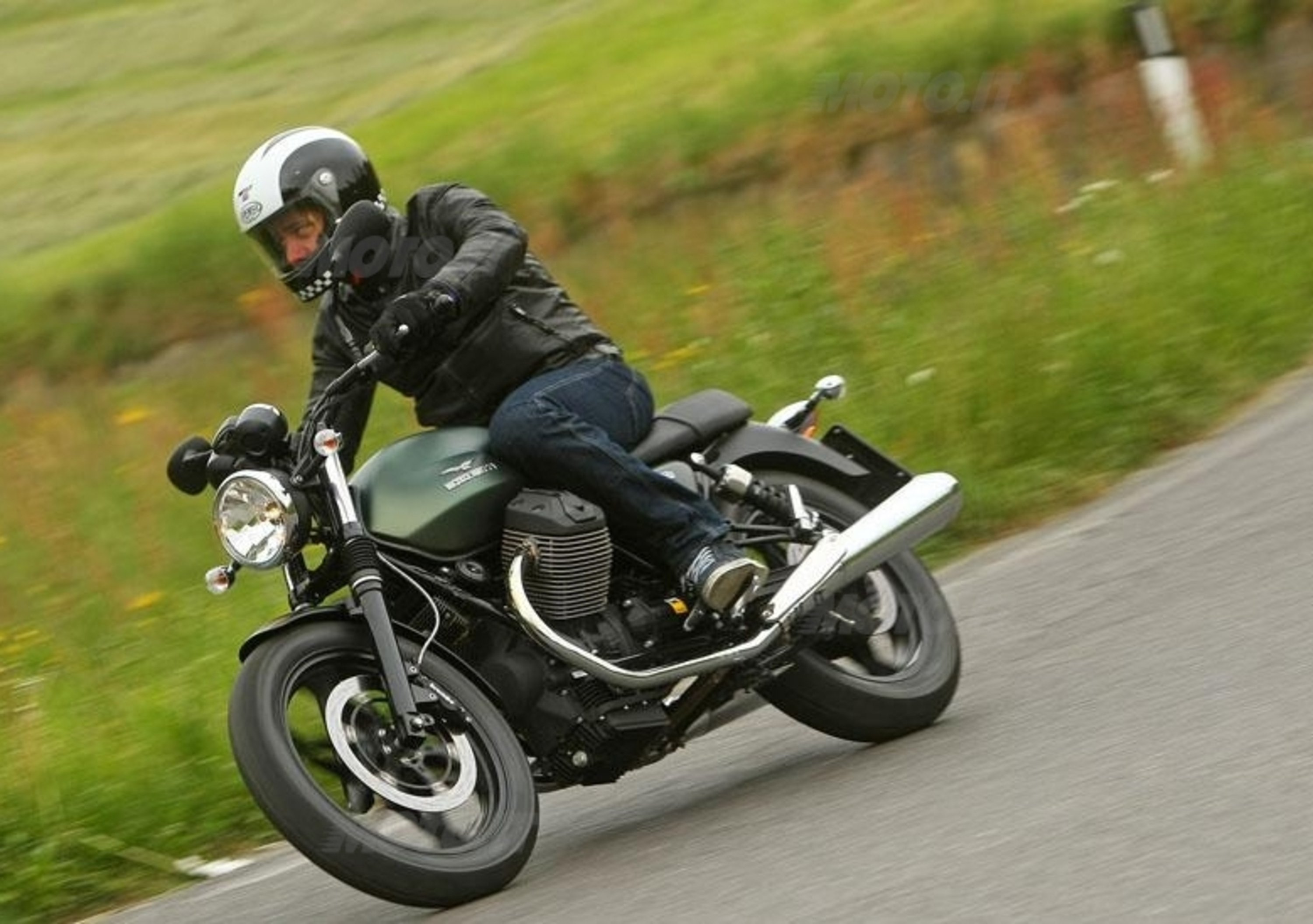 Moto Guzzi V7 2014 Stone, Special e Racer  