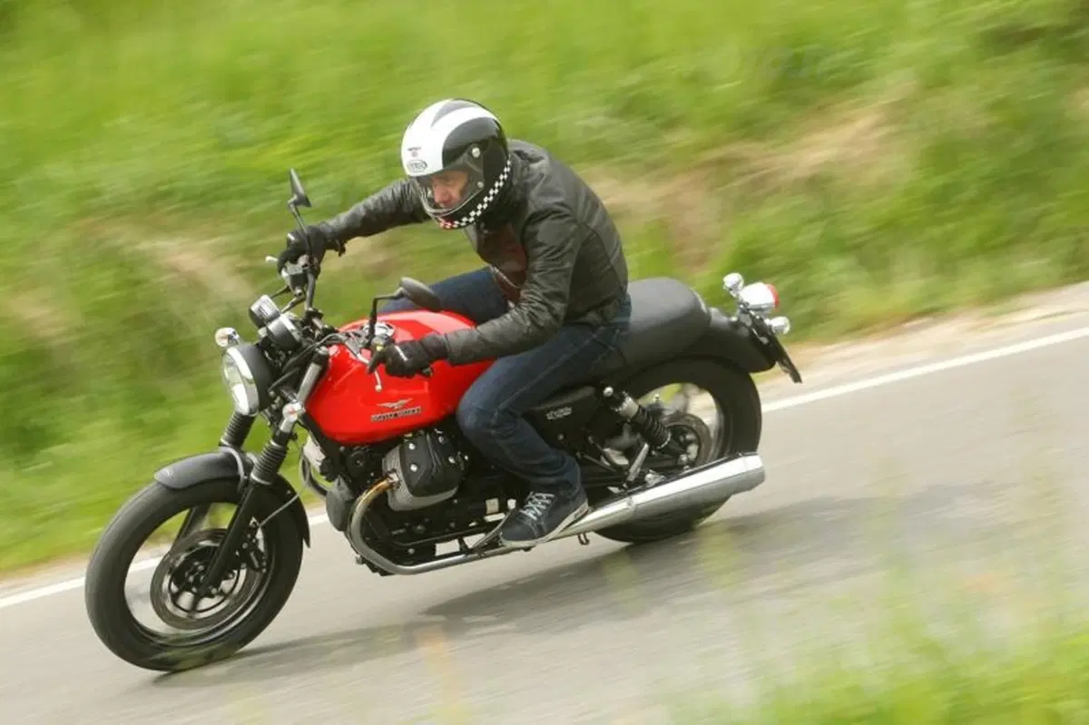 Moto Guzzi V7 2014 Stone, Special e Racer  
