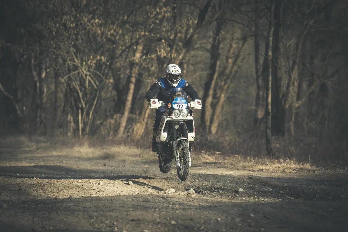 Abbiamo guidato la Cagiva Elefant 900 di Edi Orioli. Un test youngtimer esclusivo: che bomba! (5)