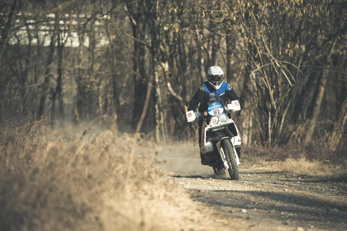 Abbiamo guidato la Cagiva Elefant 900 di Edi Orioli. Un test youngtimer esclusivo: che bomba! (6)