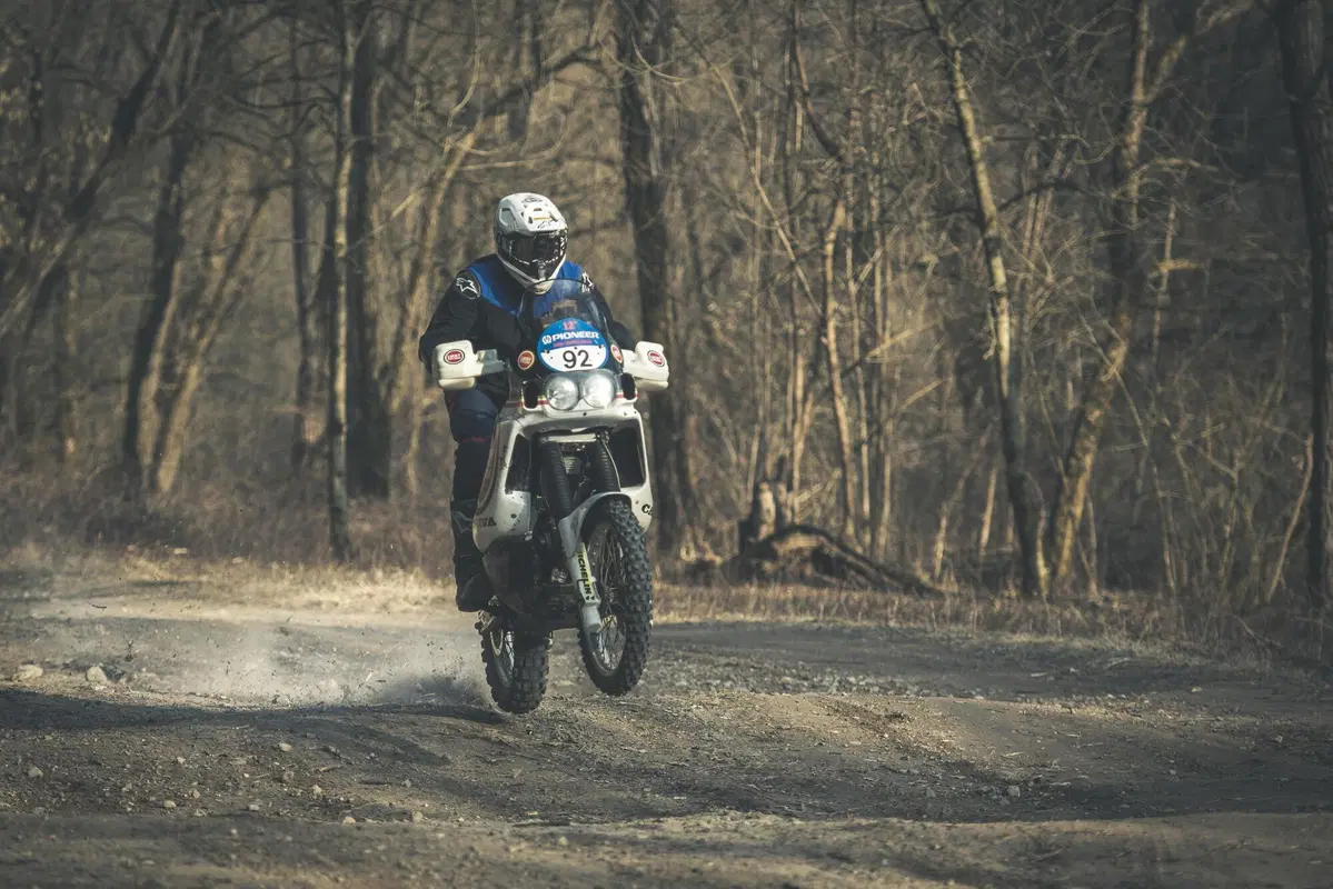 Abbiamo guidato la Cagiva Elefant 900 di Edi Orioli. Un test youngtimer esclusivo: che bomba! (8)