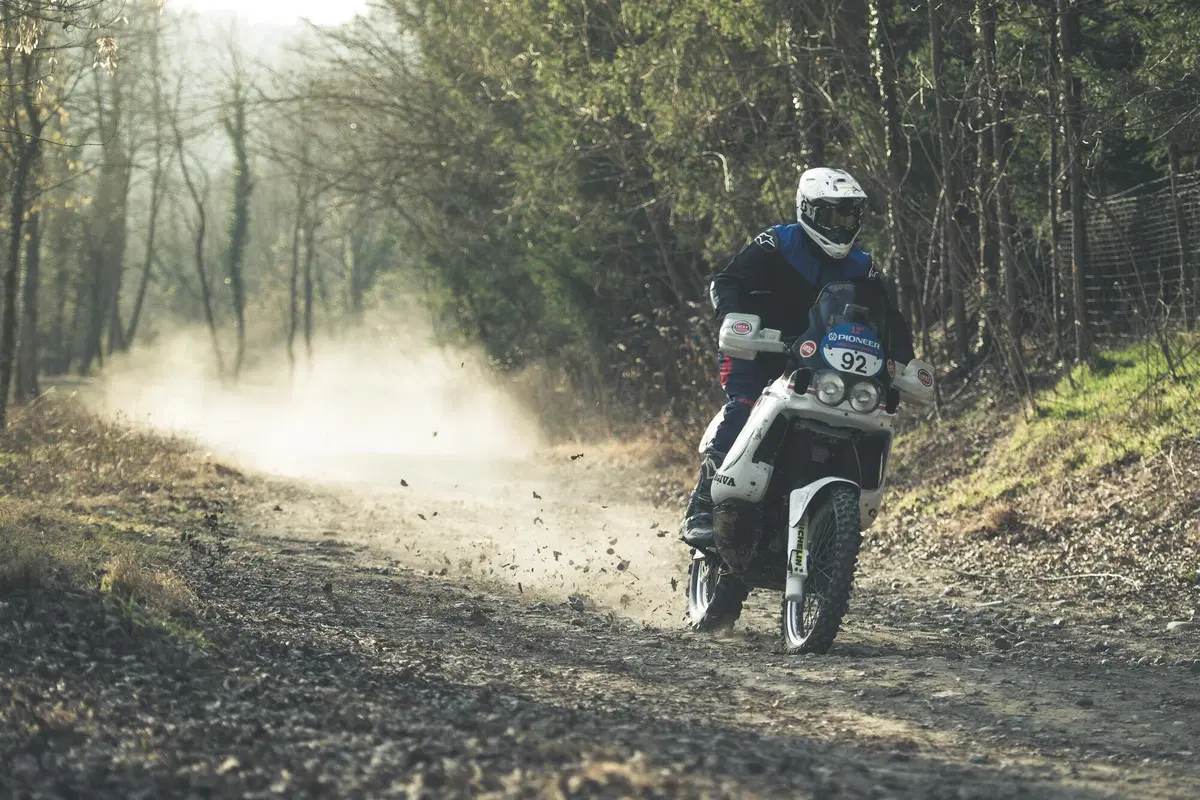 Abbiamo guidato la Cagiva Elefant 900 di Edi Orioli. Un test youngtimer esclusivo: che bomba! (10)