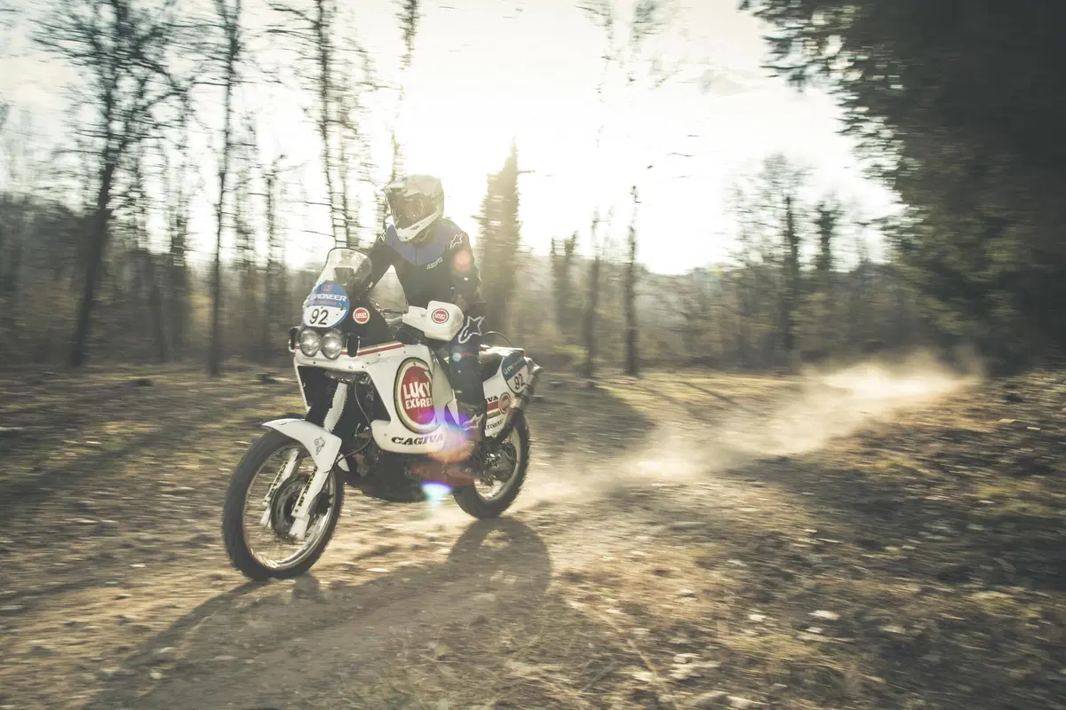 Abbiamo guidato la Cagiva Elefant 900 di Edi Orioli. Un test youngtimer esclusivo: che bomba! (9)