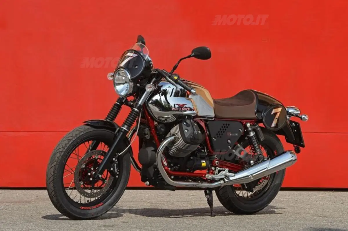 Moto Guzzi V7 2014 Stone, Special e Racer   (22)
