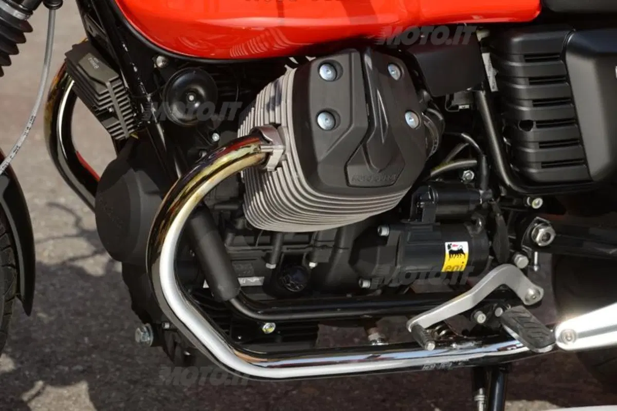 Moto Guzzi V7 2014 Stone, Special e Racer   (25)
