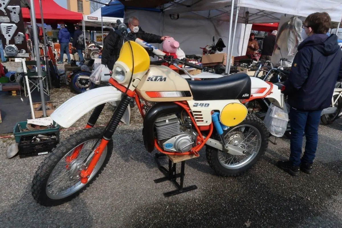 Epoca: Guzzi e Gilera protagoniste alla Mostra Scambio di Novegro  (31)