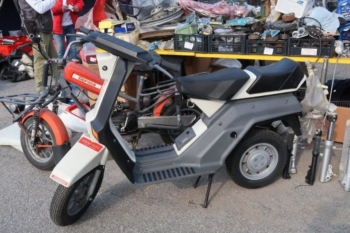 Epoca: Guzzi e Gilera protagoniste alla Mostra Scambio di Novegro  (23)