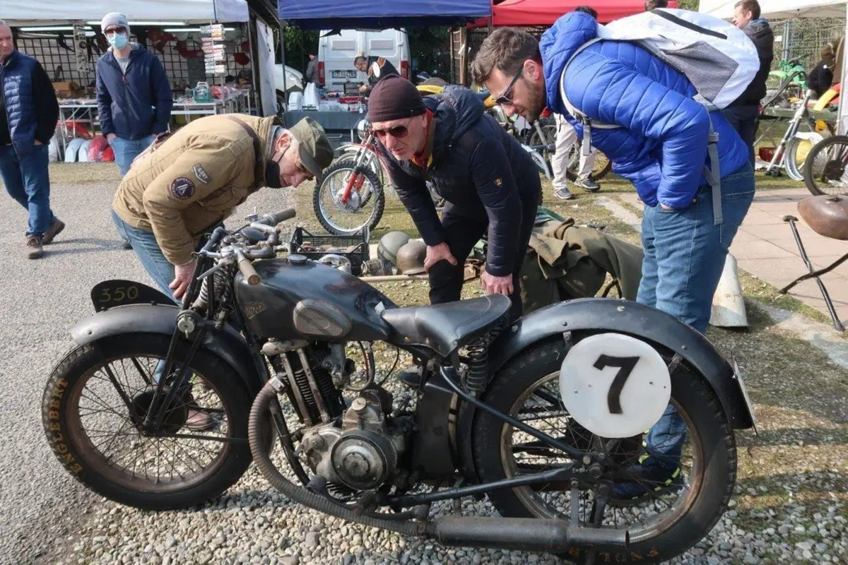 Epoca: Guzzi e Gilera protagoniste alla Mostra Scambio di Novegro  (20)
