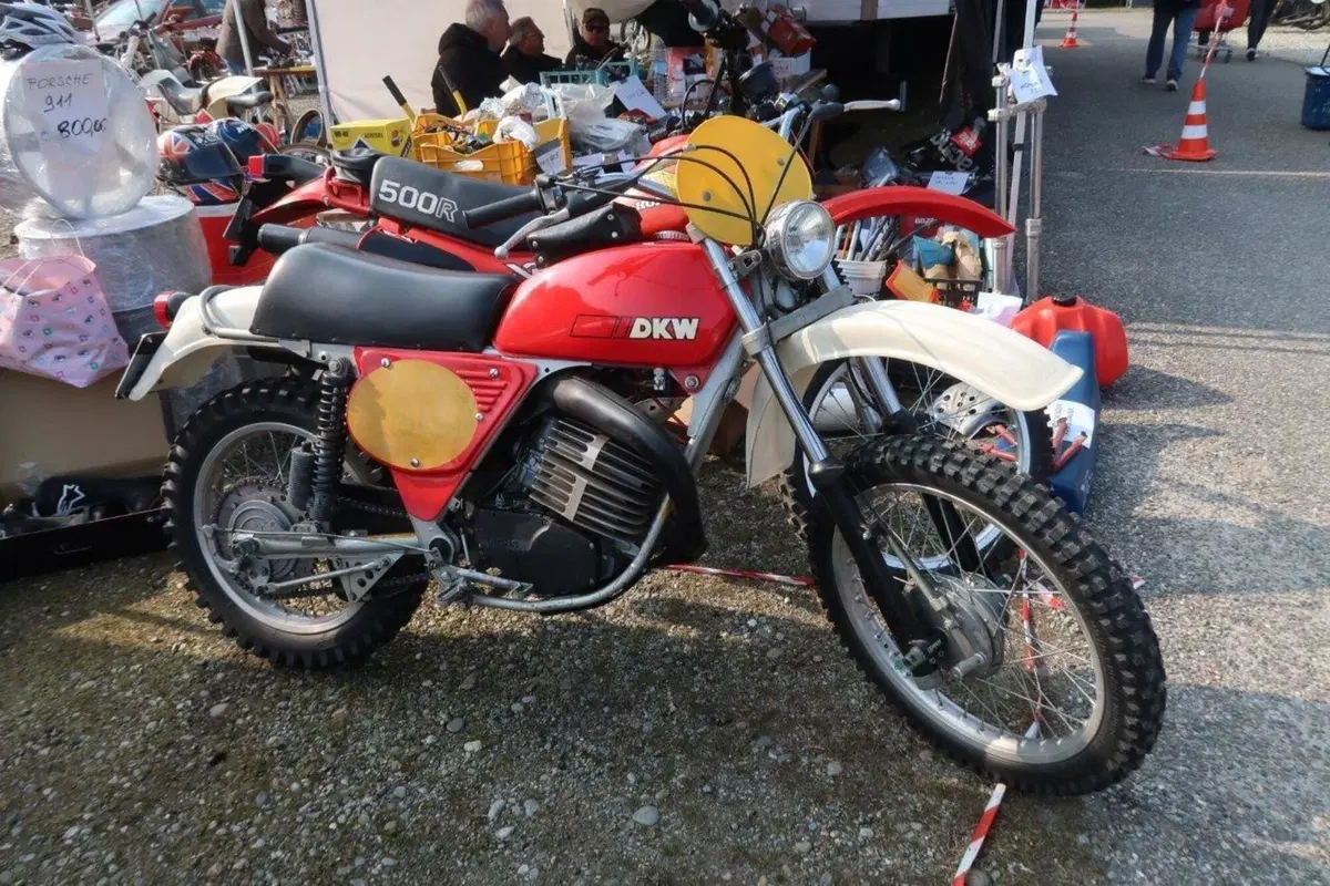 Epoca: Guzzi e Gilera protagoniste alla Mostra Scambio di Novegro  (17)